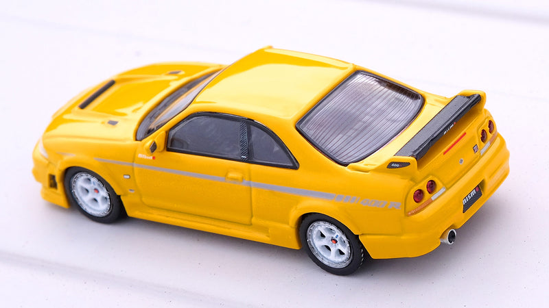 Load image into Gallery viewer, INNO Models 1/64 Nissan Skyline GT-R (R33) NISMO 400R Lightning Yellow
