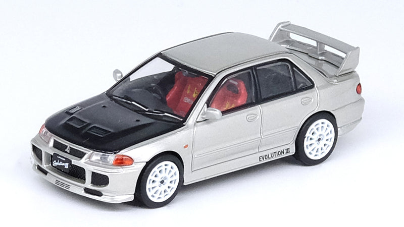 Load image into Gallery viewer, INNO Models 1/64 Mitsubishi Lancer Evolution III Silver/Carbon Hood
