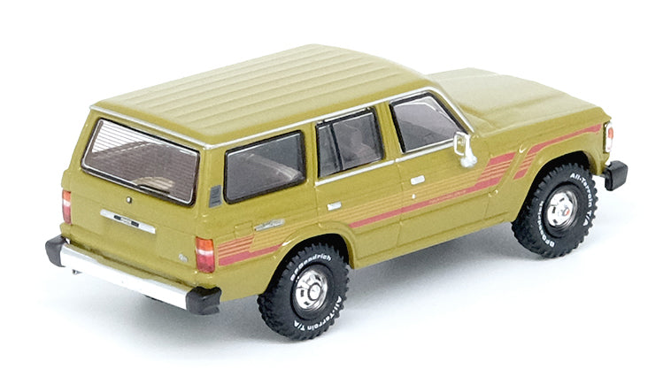 Laden Sie das Bild in Galerie -Viewer, INNO Models 1/64 Toyota Land Cruiser FJ60 Olive Green
