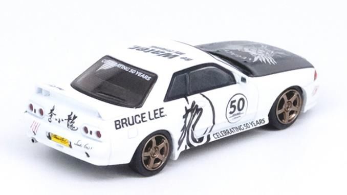 Carica immagine in Galleria Viewer, INNO Models 1/64 Nissan Skyline GT-R (R32) &quot;Bruce Lee&quot;
