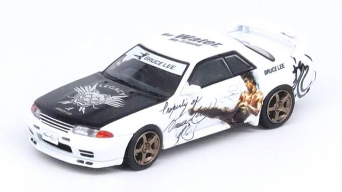 Carica immagine in Galleria Viewer, INNO Models 1/64 Nissan Skyline GT-R (R32) &quot;Bruce Lee&quot;
