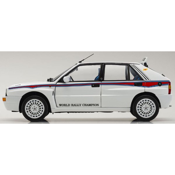 Laden Sie das Bild in Galerie -Viewer, KYOSHO KS08344E 1/18 Lancia Delta HF Integrale Integrale 6 White Diecast
