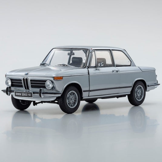 KYOSHO KS08543S 1/18 BMW 2002 tii argent moulé sous pression