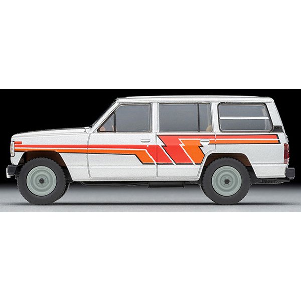 Laden Sie das Bild in Galerie -Viewer, Tomica LV-N109d 1/64 Nissan Safari Extra Van DX Silver/Stripe  Diecast
