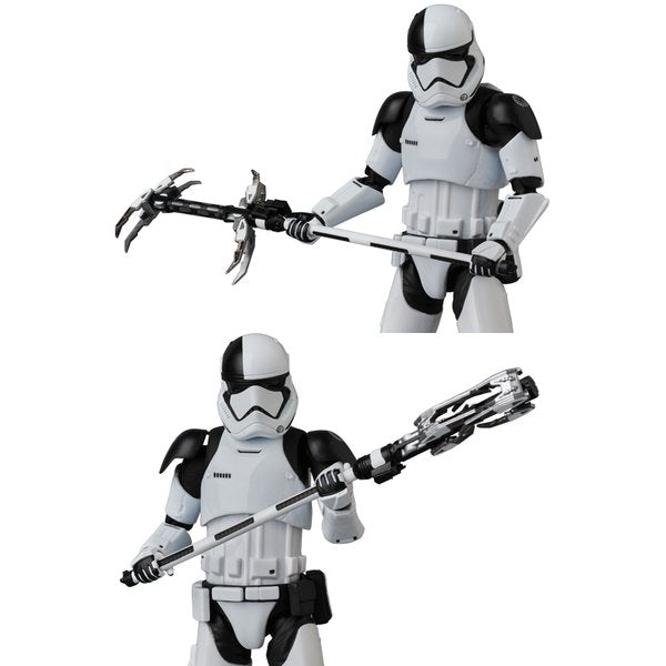 Load image into Gallery viewer, MEDICOM TOY MAFEX FIRST ORDER STORMTROOPER EXECUTIONER [STAR WARS: The Last Jedi Pre-painted Articulated Figure]
