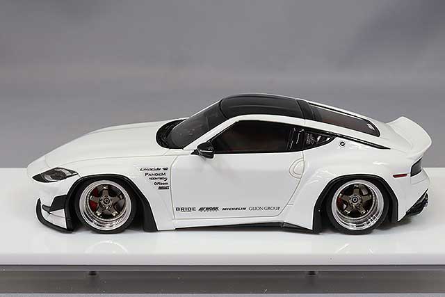 Laden Sie das Bild in Galerie -Viewer, EIDOLON 1/43 Pandem Z 2023 WORK Wheels Pearl White
