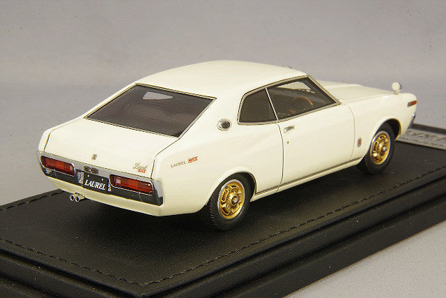 Laden Sie das Bild in Galerie -Viewer, ignition modelxTommy Tech 1/43 Nissan Laurel HT 2000SGX WhiteT-IG4324
