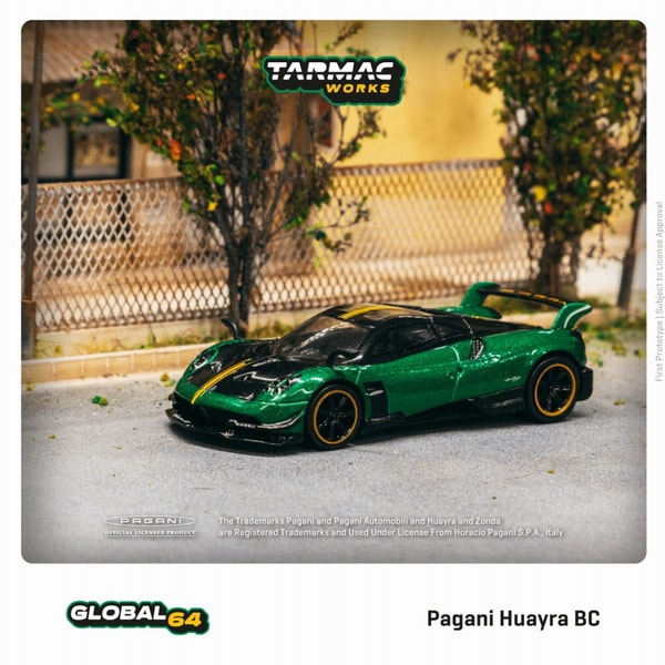 Load image into Gallery viewer, TARMAC WORKS T64G-TL014-GR 1/64 Pagani Huayra BC Trifoglio Verde  Diecast
